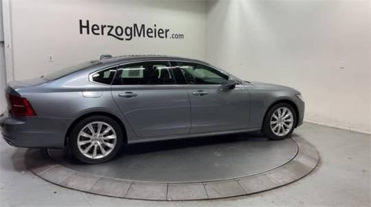 2018 Volvo S90 T6 Momentum