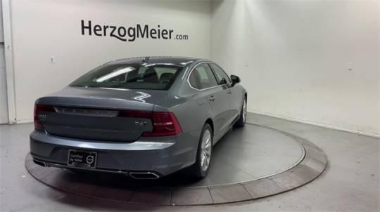 2018 Volvo S90 T6 Momentum