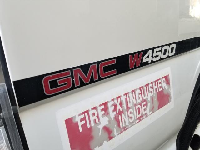2006 GMC W4S042 W4500 DSL CRW AIR PWL