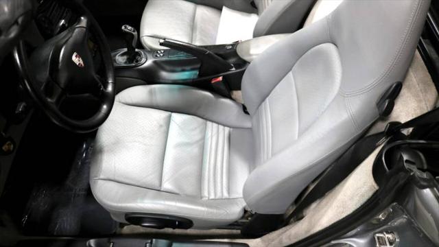 2002 Porsche Boxster 2dr Roadster 5-Spd Manual