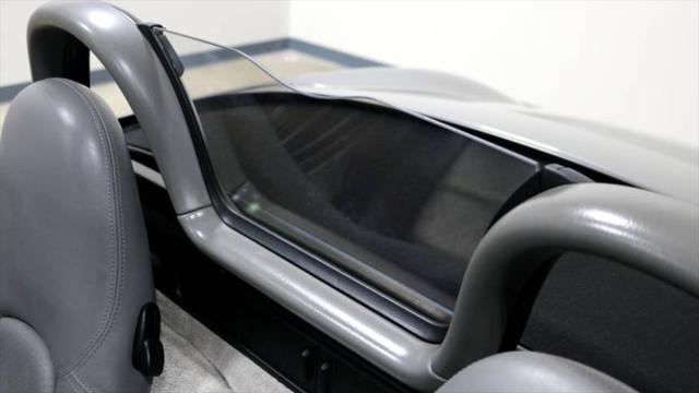 2002 Porsche Boxster 2dr Roadster 5-Spd Manual