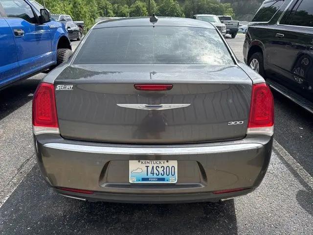2017 Chrysler 300 Limited