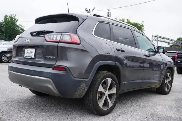 2019 Jeep Cherokee Limited FWD