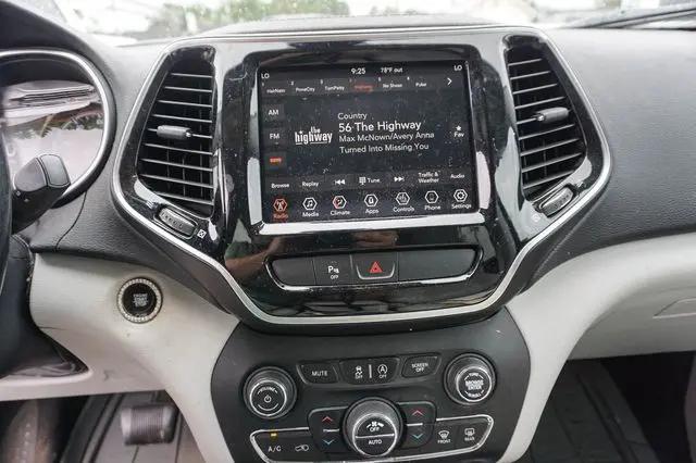 2019 Jeep Cherokee Limited FWD