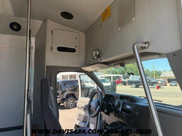 2013 Ford E-350 Cutaway Superduty Econoline Multi Passenger Shuttle
