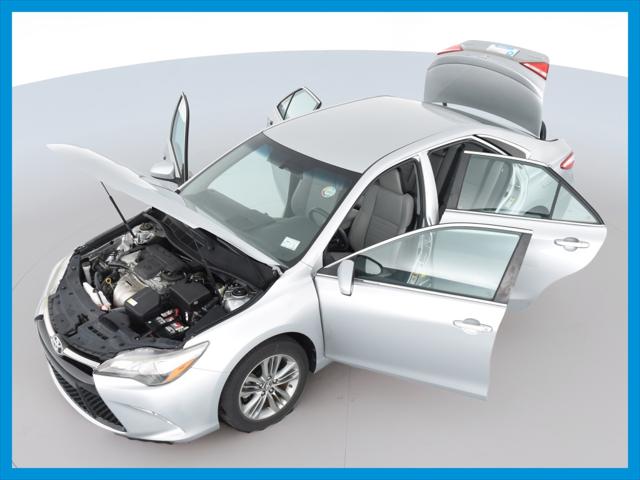 2016 Toyota Camry SE Sedan 4D
