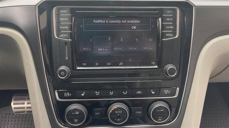 2015 Volkswagen Passat 1.8T Limited Edition