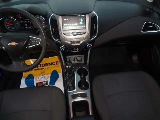 2018 Chevrolet Cruze LT Auto