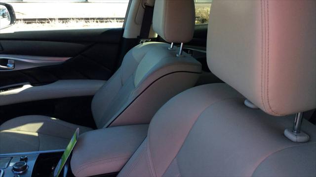 2017 INFINITI Q70 3.7X