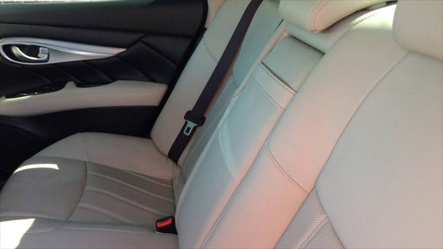 2017 INFINITI Q70 3.7X
