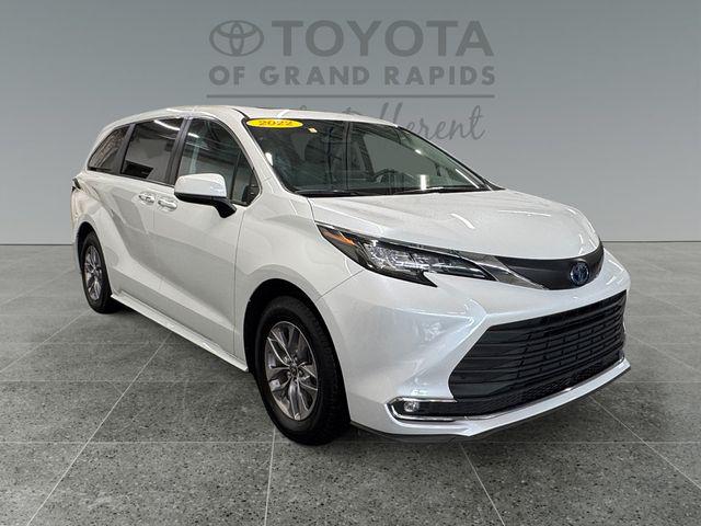 2022 Toyota Sienna XLE for sale in Grand Rapids, MI