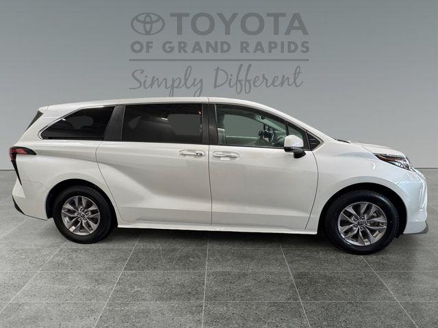 2022 Toyota Sienna XLE