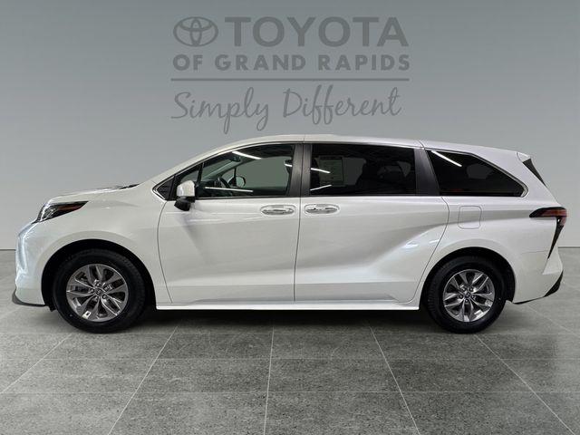 2022 Toyota Sienna XLE