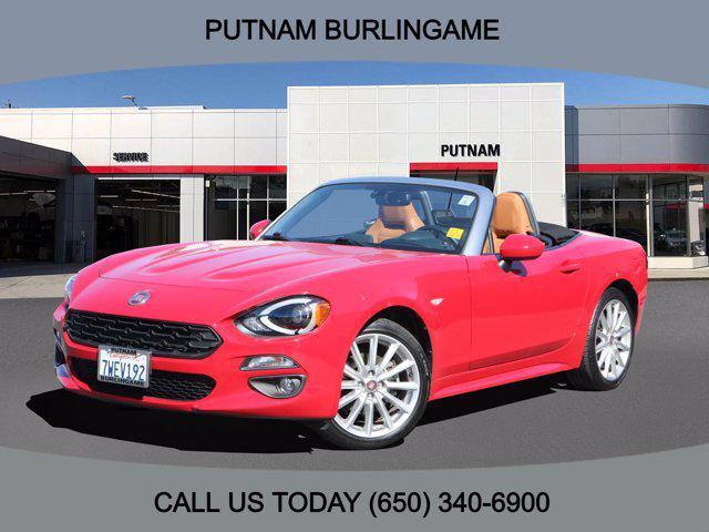17 Fiat 124 Spider Lusso Convertible Ratings Pricing Reviews Awards