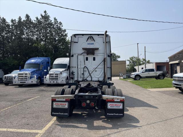 2016 Freightliner Cascadia CA125SLP Sleeper