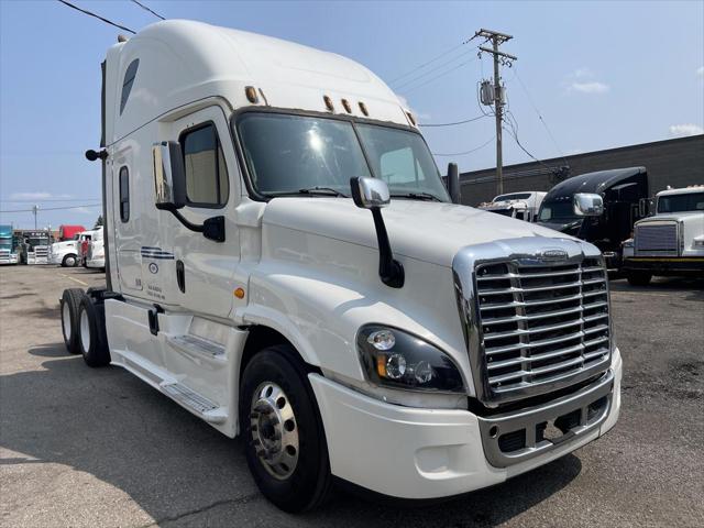 2016 Freightliner Cascadia CA125SLP Sleeper
