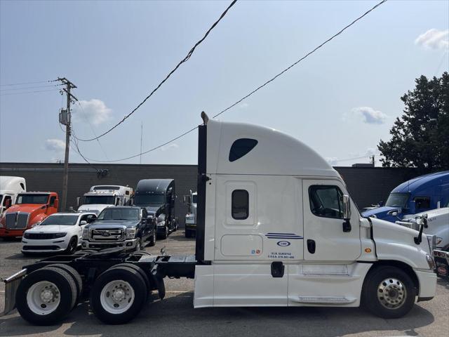 2016 Freightliner Cascadia CA125SLP Sleeper