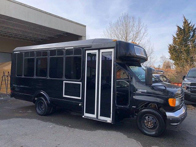 2006 Ford Econoline E-450 for sale in Carlstadt, NJ