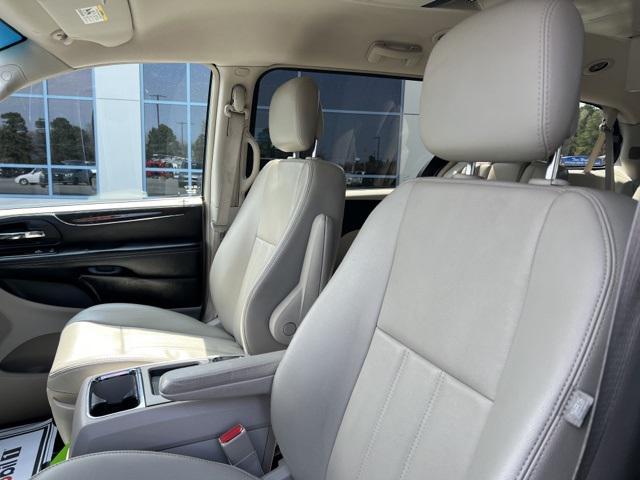 2013 Chrysler Town & Country Touring