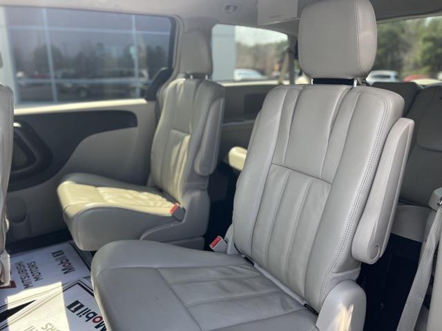 2013 Chrysler Town & Country Touring