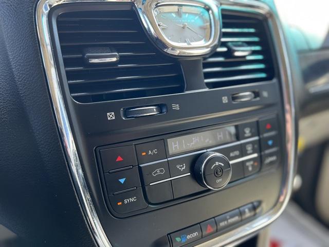 2013 Chrysler Town & Country Touring
