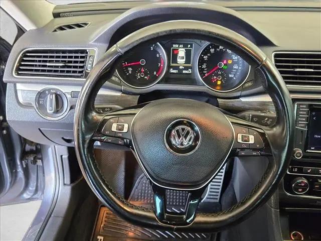 2017 Volkswagen Passat 1.8T SEL Premium