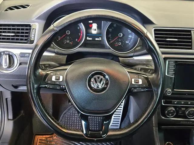2017 Volkswagen Passat 1.8T SEL Premium
