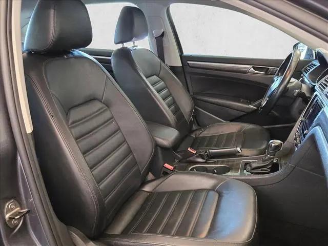 2017 Volkswagen Passat 1.8T SEL Premium