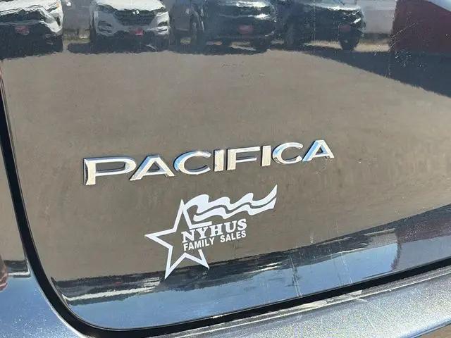 2019 Chrysler Pacifica L
