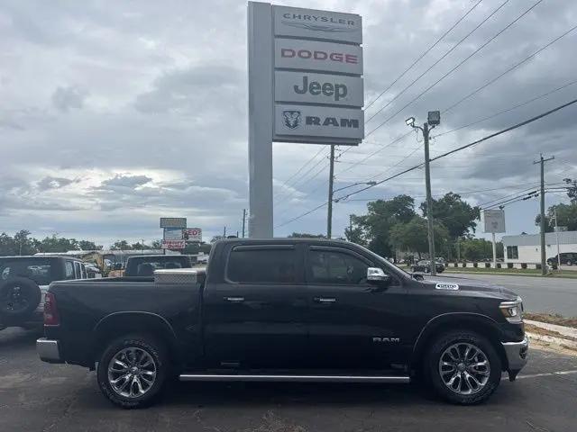 2019 Ram 1500 Laramie Crew Cab 4x4 5'7" Box