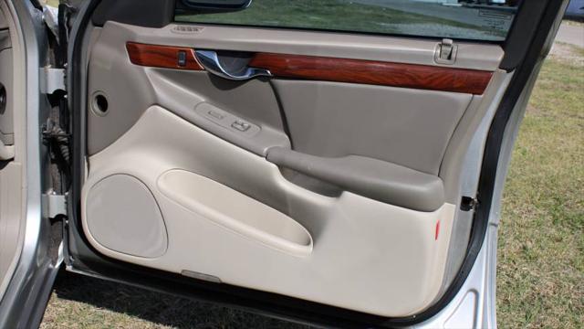 2005 Cadillac DeVille Livery