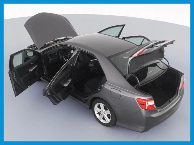 2013 Toyota Camry SE Sedan 4D