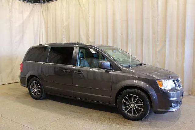2017 Dodge Grand Caravan SXT for sale in Roscoe, IL