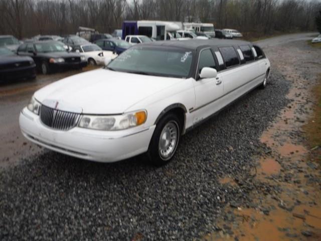 2000 Lincoln Town Car Signature for sale in Bedford, VA