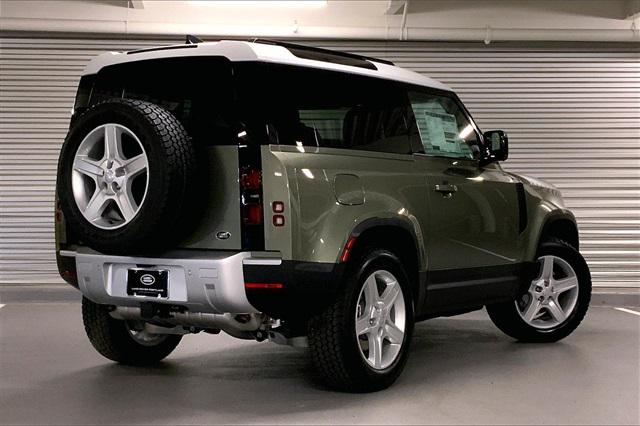 2023 Land Rover Defender SE