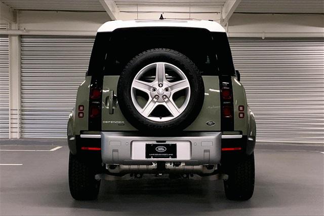2023 Land Rover Defender SE