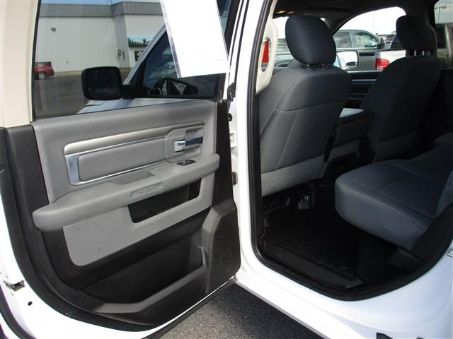 2019 Ram 1500 Classic SLT Crew Cab 4x4 64 Box