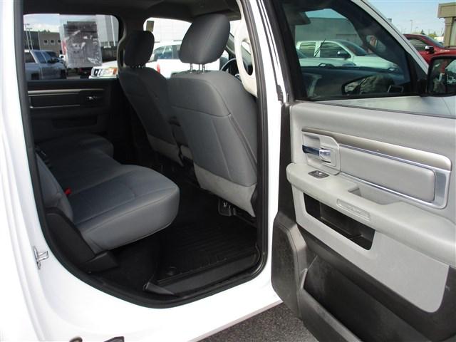 2019 Ram 1500 Classic SLT Crew Cab 4x4 64 Box