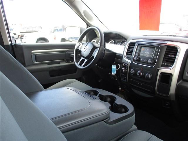 2019 Ram 1500 Classic SLT Crew Cab 4x4 64 Box