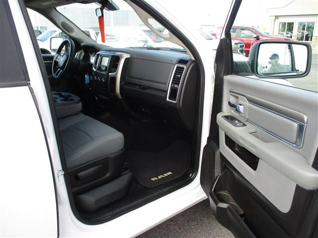 2019 Ram 1500 Classic SLT Crew Cab 4x4 64 Box