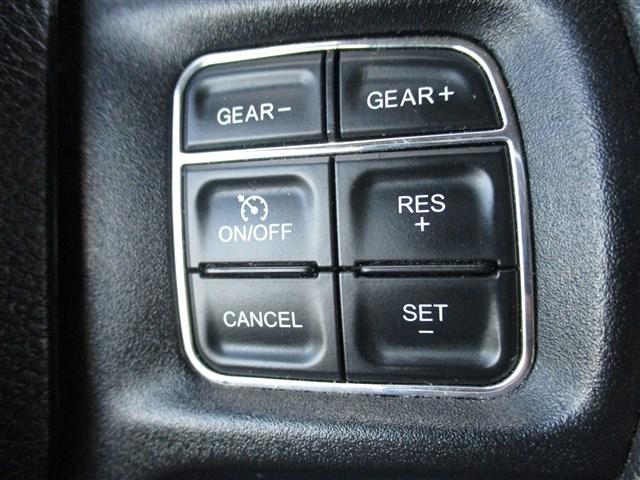 2019 Ram 1500 Classic SLT Crew Cab 4x4 64 Box