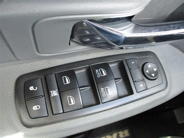 2019 Ram 1500 Classic SLT Crew Cab 4x4 64 Box