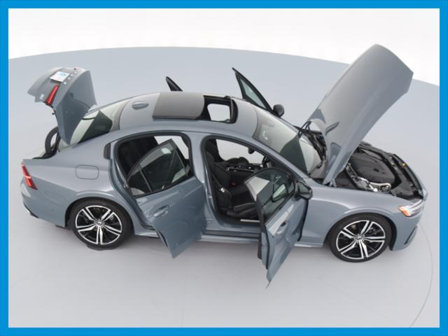 2022 Volvo S60 R-Design/Black Edition R-Design