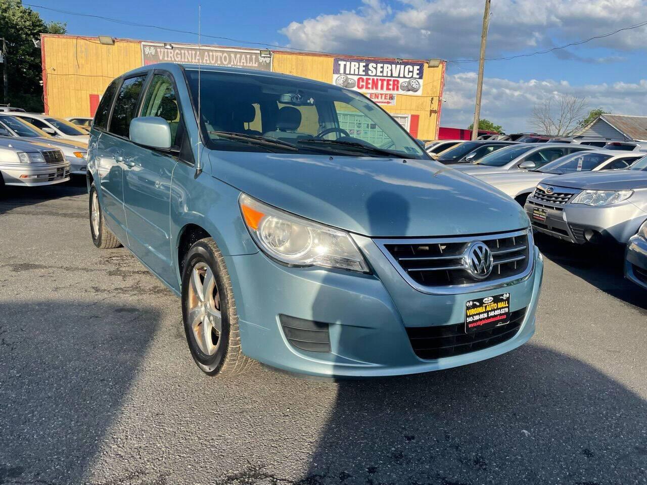 2010 Volkswagen Routan SE for sale in Woodford, VA