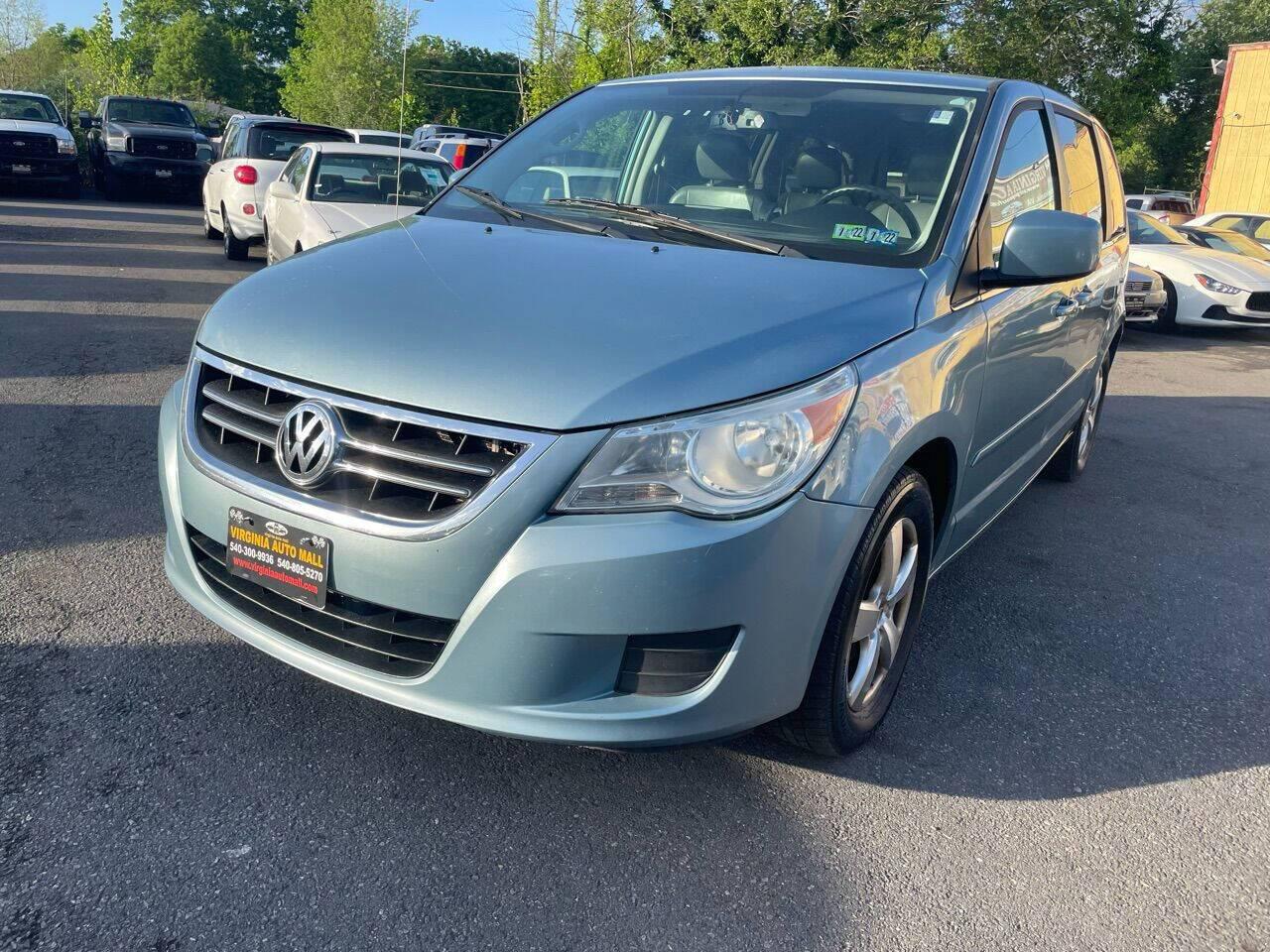 2010 Volkswagen Routan SE