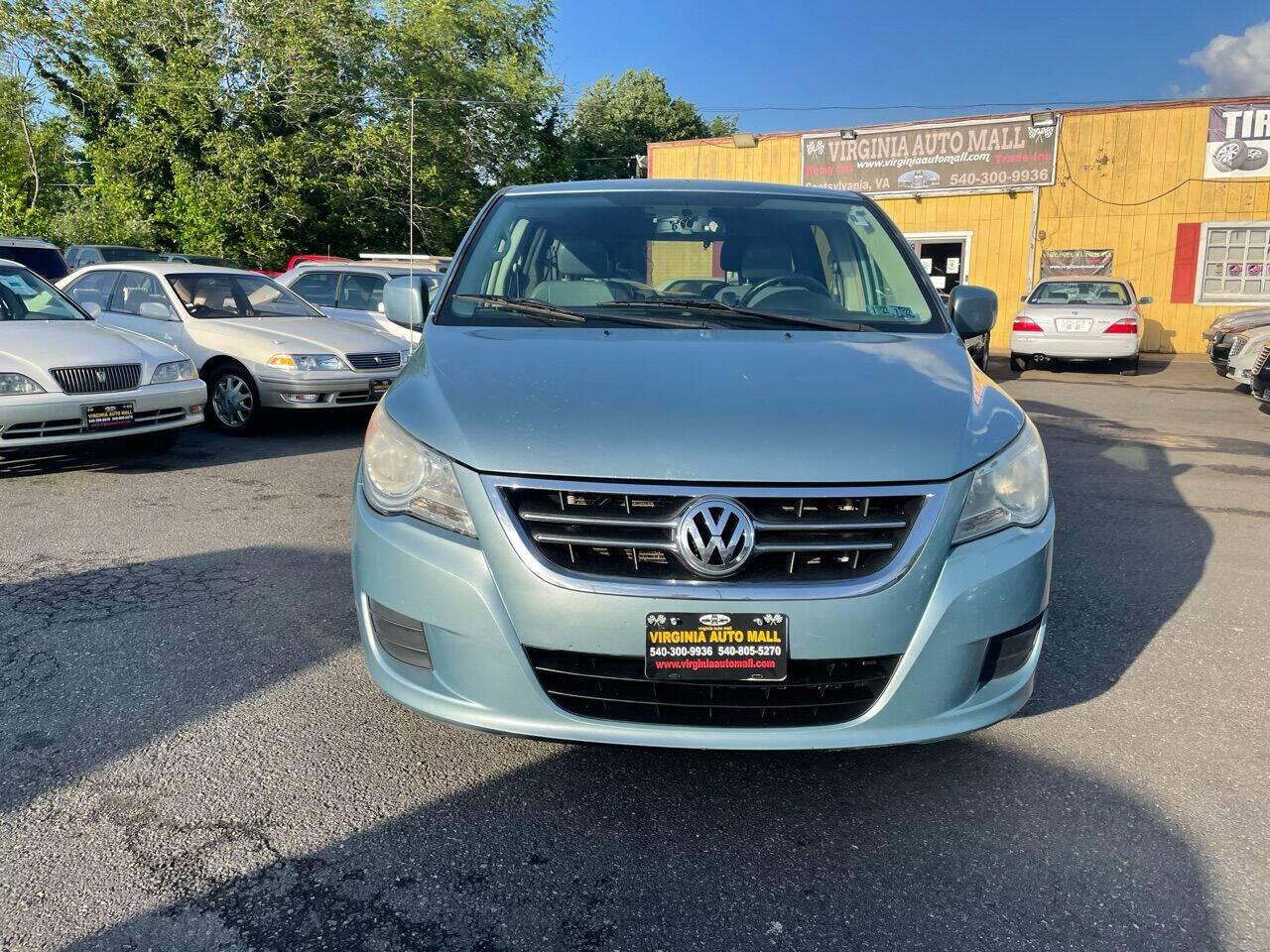 2010 Volkswagen Routan SE