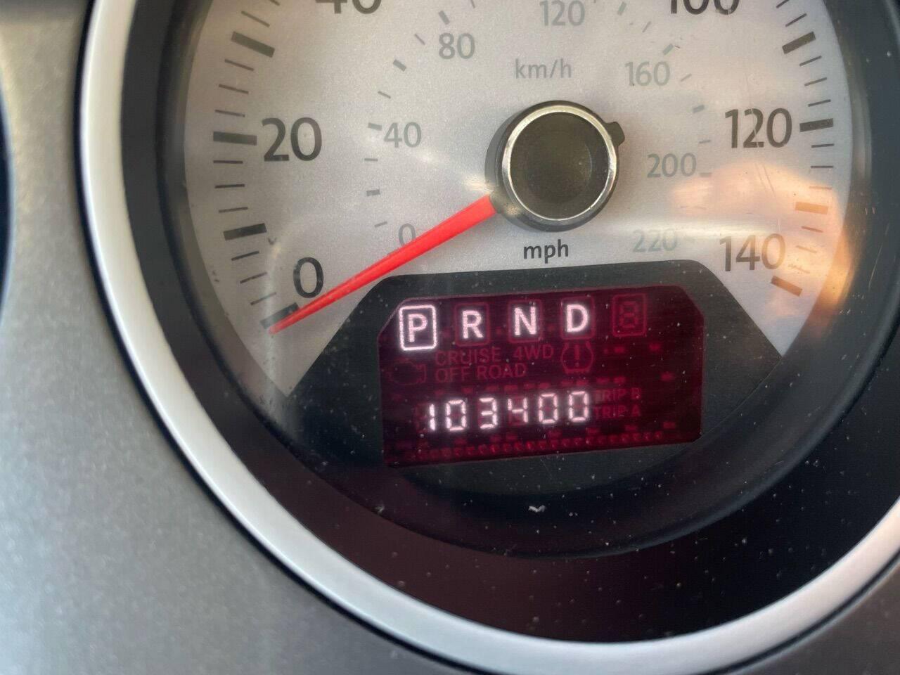 2010 Volkswagen Routan SE