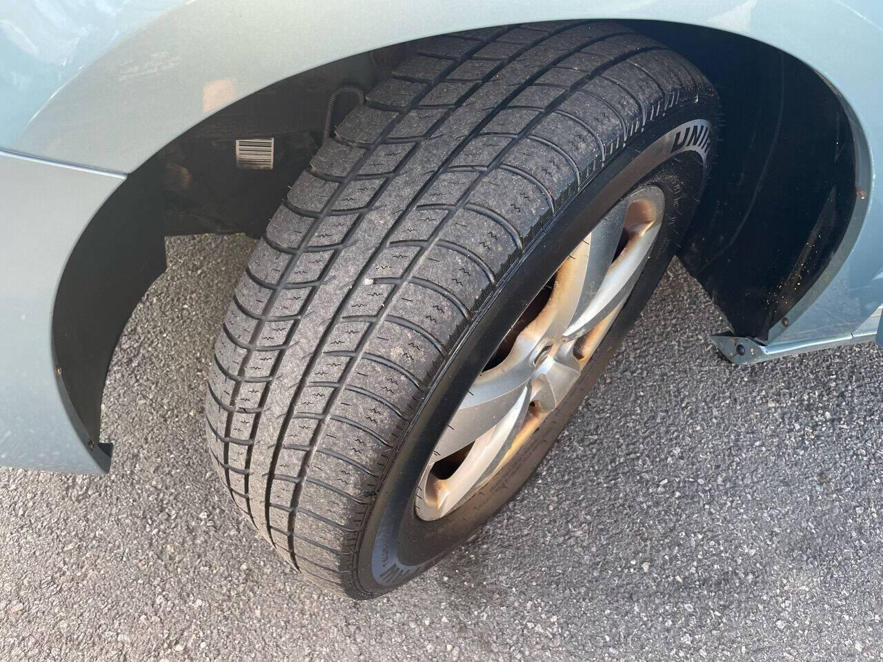 2010 Volkswagen Routan SE