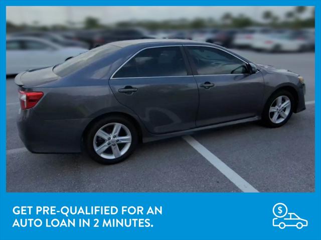 2014 Toyota Camry SE Sedan 4D
