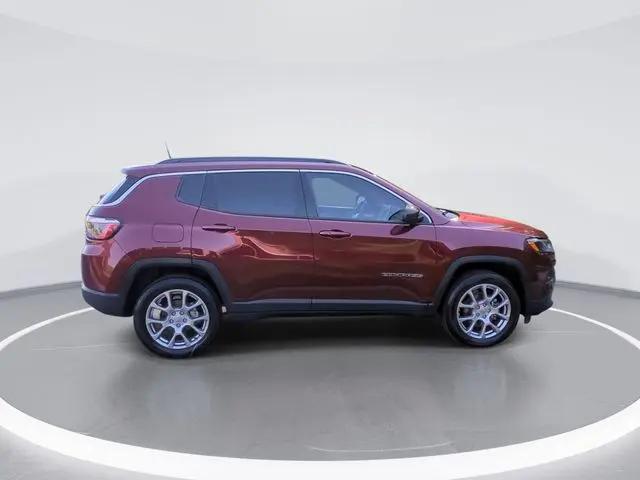 2022 Jeep Compass Latitude Lux 4x4